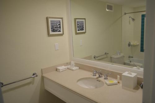 Ванная комната в Lighthouse Pointe at Grand Lucayan Resort
