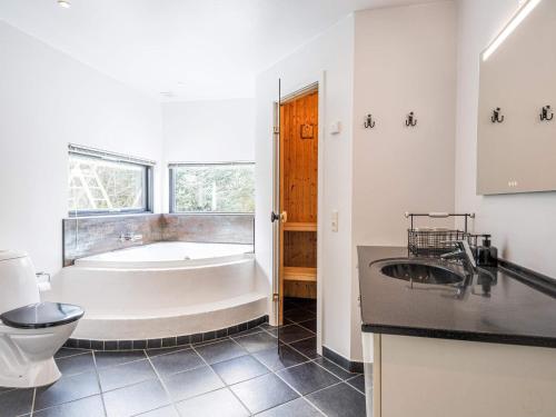 Koupelna v ubytování Holiday home Hemmet CLXXI