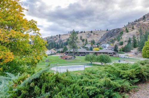 Gallery image of St Andrews By The Lake Golf Resort in Kaleden