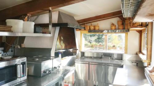 Una cocina o zona de cocina en Auberge De Liezey