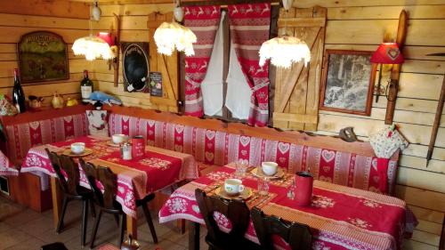 Un restaurante o sitio para comer en Auberge De Liezey