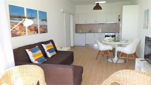 T1 Mira Praia 7 - Remodelado, Ar-Condicionado, Vista Mar, Wifi