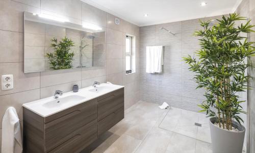 Spacious Villa in Carvoeiro with Private Pool photo 3