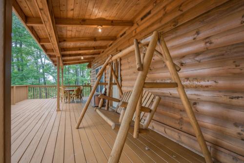 Imagen de la galería de Saluda Cabin Home Amazing Mountain Views Pets Ok, en Saluda