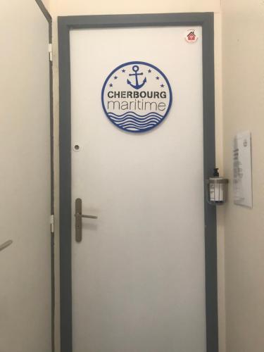 Πιστοποιητικό, βραβείο, πινακίδα ή έγγραφο που προβάλλεται στο CHERBOURG MARITIME