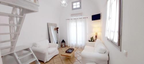 TV/Unterhaltungsangebot in der Unterkunft Santorini Mesotopos