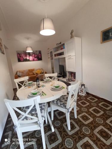 Cucina o angolo cottura di Le Palme 98 "Casa Vacanze"