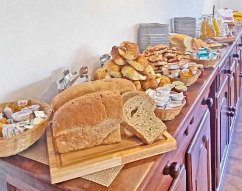 Jídlo v penzionu – hostince nebo okolí