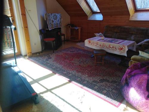 Cama o camas de una habitación en Privát U čápů v Beskydech
