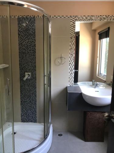 Koupelna v ubytování Arcadia Maephim Serviced Apartments