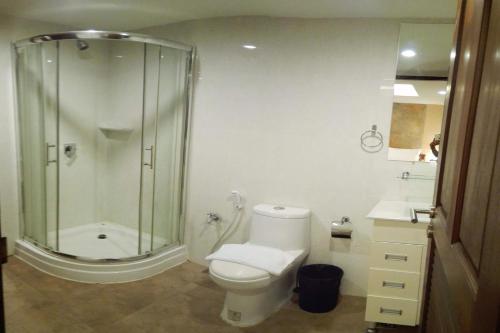Koupelna v ubytování Arcadia Maephim Serviced Apartments