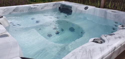 a jacuzziificialificialificialificialificialificialificialificialificialificialificial at The Kings Arms - Fleggburgh in Burgh Saint Margaret