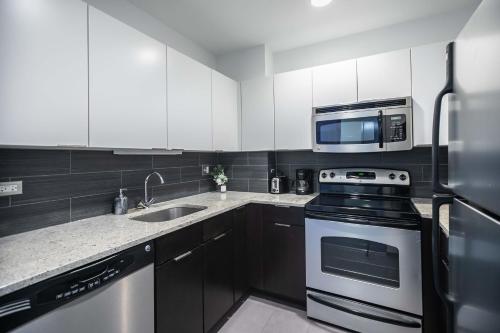 Trendy HP Studio with Fast Transit to UChicago & DT by Zencity