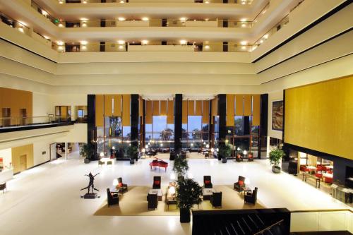a view of the lobby of a building at The Oberoi Mumbai in Mumbai