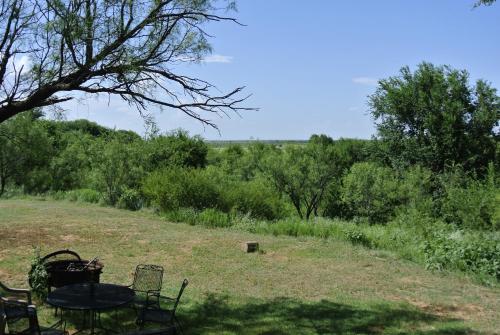 Gallery image of Rustic Red River Retreat in Vernon