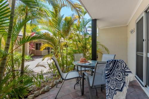 Κήπος έξω από το Lychee Tree Holiday Apartments
