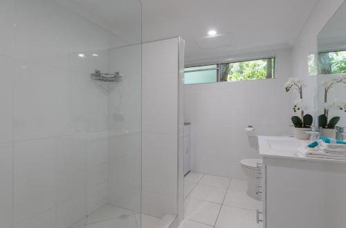 Ένα μπάνιο στο Lychee Tree Holiday Apartments