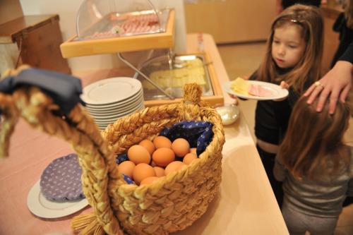 Jídlo v hotelu nebo okolí