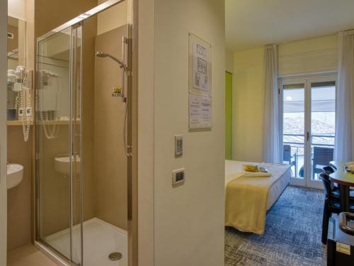 Ένα μπάνιο στο Hotel Piroscafo