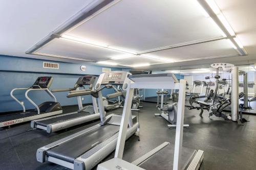 a gym with several tread machines in a room at Comfort Inn & Suites Pittsburgh Fox Chapel in Montrose Hill