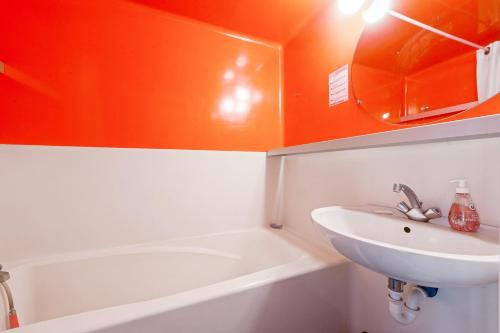 Ένα μπάνιο στο Charmant Studio aux Arcs 2000, 28 m², Vue Montagne + Balcon