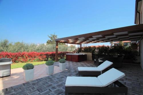 Billede fra billedgalleriet på 4 Star app Adriana with sea view and jacuzzi i Zambratija