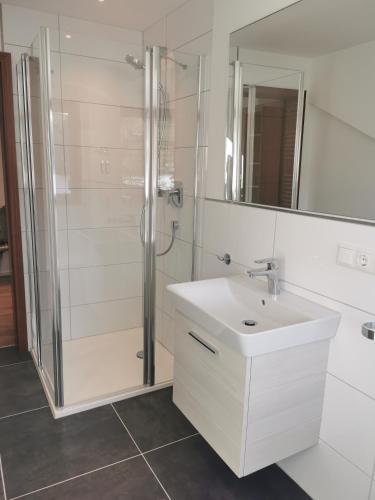 Ένα μπάνιο στο Ferienwohnung Stillleben