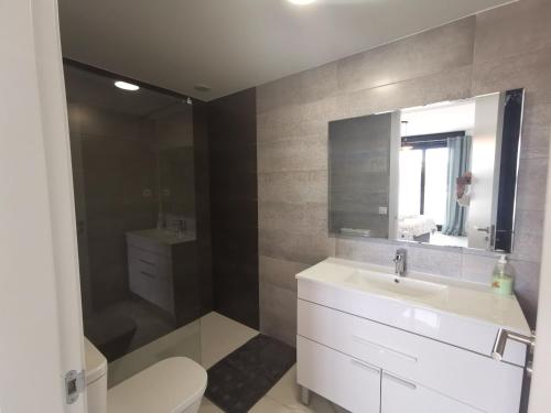 Kúpeľňa v ubytovaní Luxury apartment Maracuya Javea Port