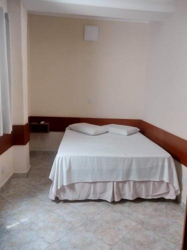 Katil atau katil-katil dalam bilik di Lelis Hotel