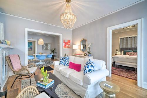 Voodi või voodid majutusasutuse Pet-Friendly OKC Home, 3 Miles to Downtown! toas