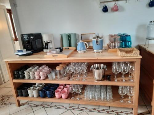 Kemudahan buat kopi dan teh di Frankie’s House
