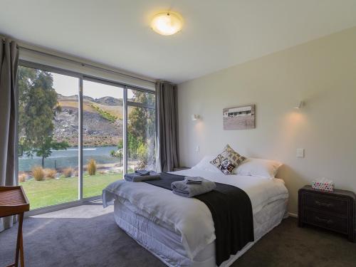 Gallery image of Sunhaven Lakeside - Cromwell Holiday Home in Cromwell