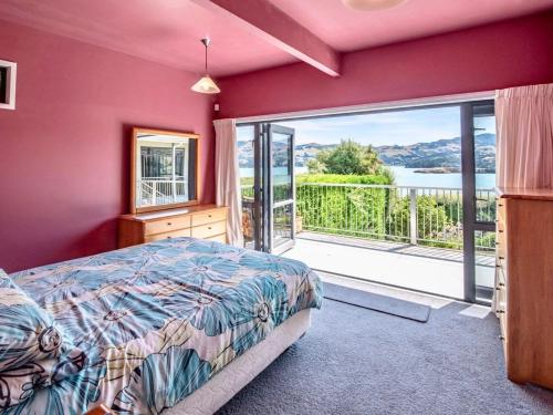 Gallery image of The Bellbird's Nest - Takamatua Holiday Home in Akaroa