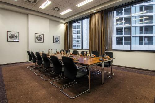 Crowne Plaza Birmingham City by IHG photo 88