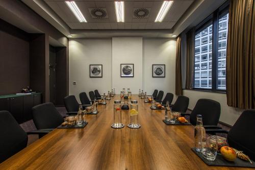 Crowne Plaza Birmingham City by IHG photo 91