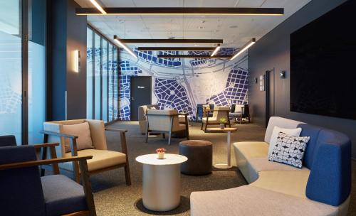 Holiday Inn Express Melbourne Southbank, an IHG Hotel Image