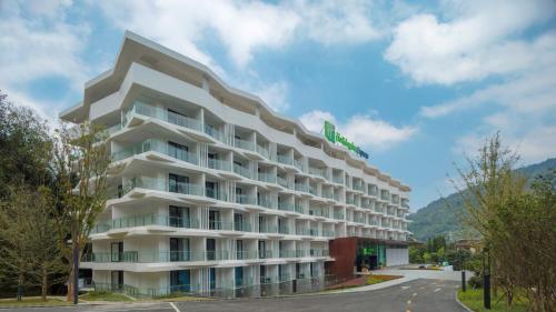 Afbeelding uit fotogalerij van Holiday Inn Express Qiliping, an IHG Hotel in Emeishan