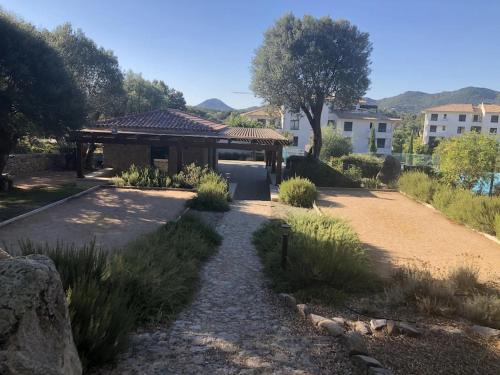 Photo de la galerie de l'établissement Domaine Arca T2 neuf standing piscine tennis, à Porto-Vecchio