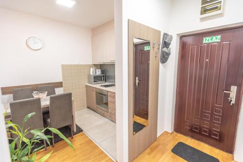 Dapur atau dapur kecil di Apartment Danica