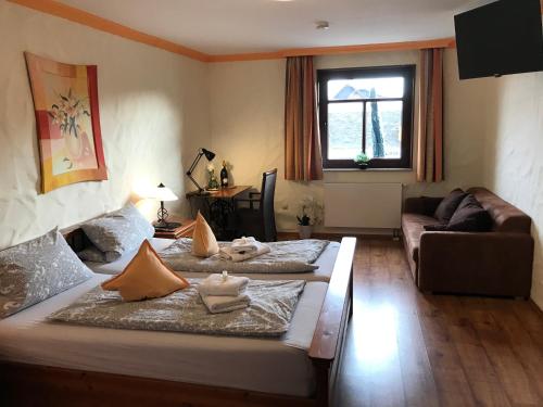 Cama o camas de una habitación en Landhotel Lindenhof