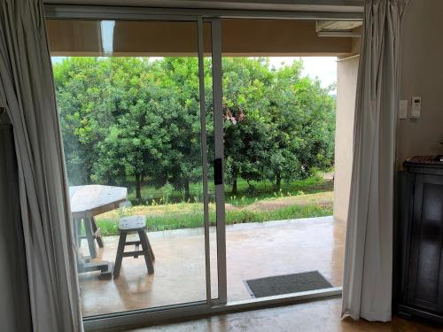 TV a/nebo společenská místnost v ubytování Jelani Guest House