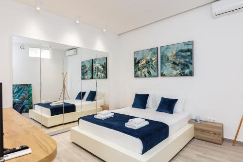 Ένα ή περισσότερα κρεβάτια σε δωμάτιο στο Kristin's Place with Sauna