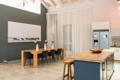 Una cocina o zona de cocina en KNYSNA Breakwaters Haven