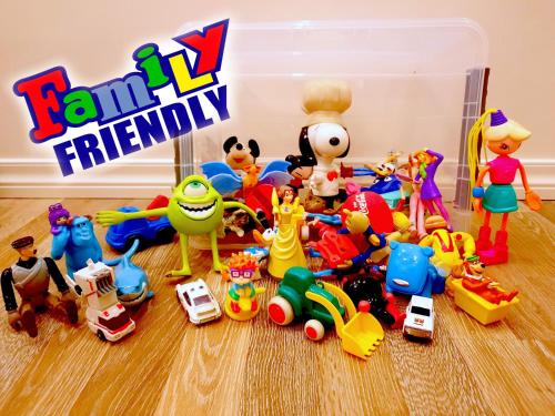 a group of toys sitting on the floor at University City Heart, Tartu Home in Tartu