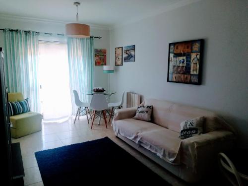 
A seating area at Mar e Serra Apartment
