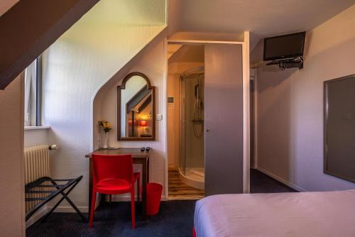 Ένα ή περισσότερα κρεβάτια σε δωμάτιο στο Auberge De Kerveoc'h