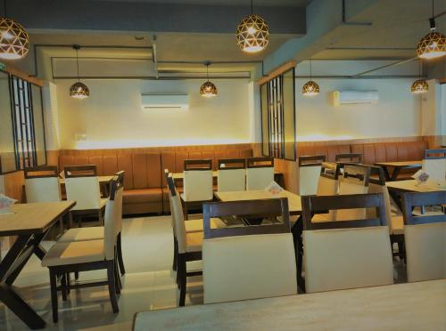Εστιατόριο ή άλλο μέρος για φαγητό στο Adyar Plaza Inn by RAK Rooms, Mangaluru