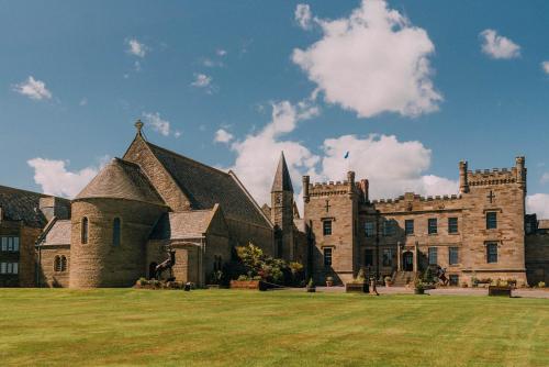 Sneaton Castle photo 24