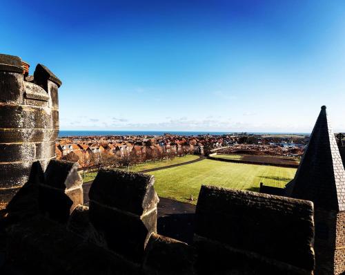 Sneaton Castle photo 40