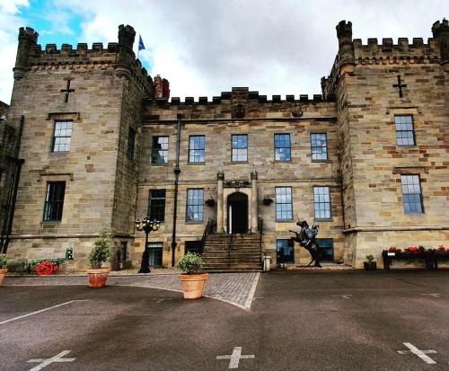 Sneaton Castle photo 37